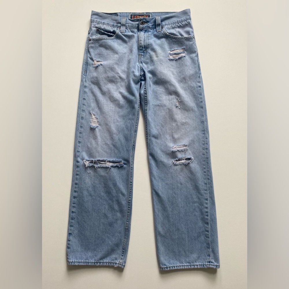 Levi’s jeans. 31/32 Light wash blue